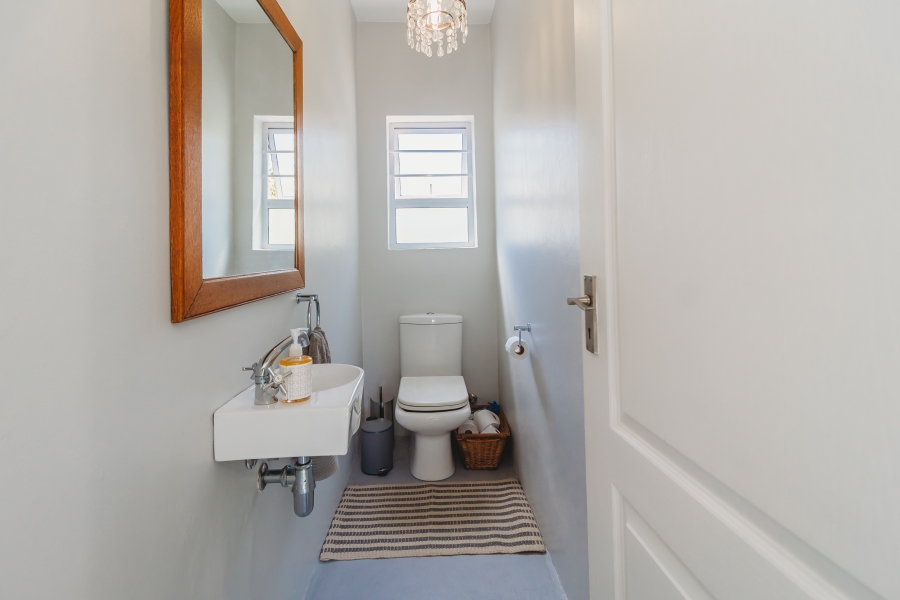 4 Bedroom Property for Sale in Fernridge Western Cape